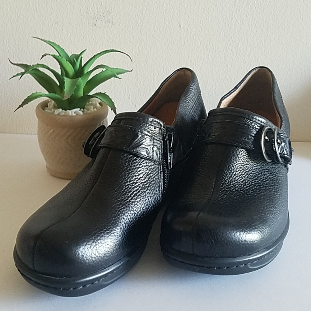 Nurture Women's Wedge Clog